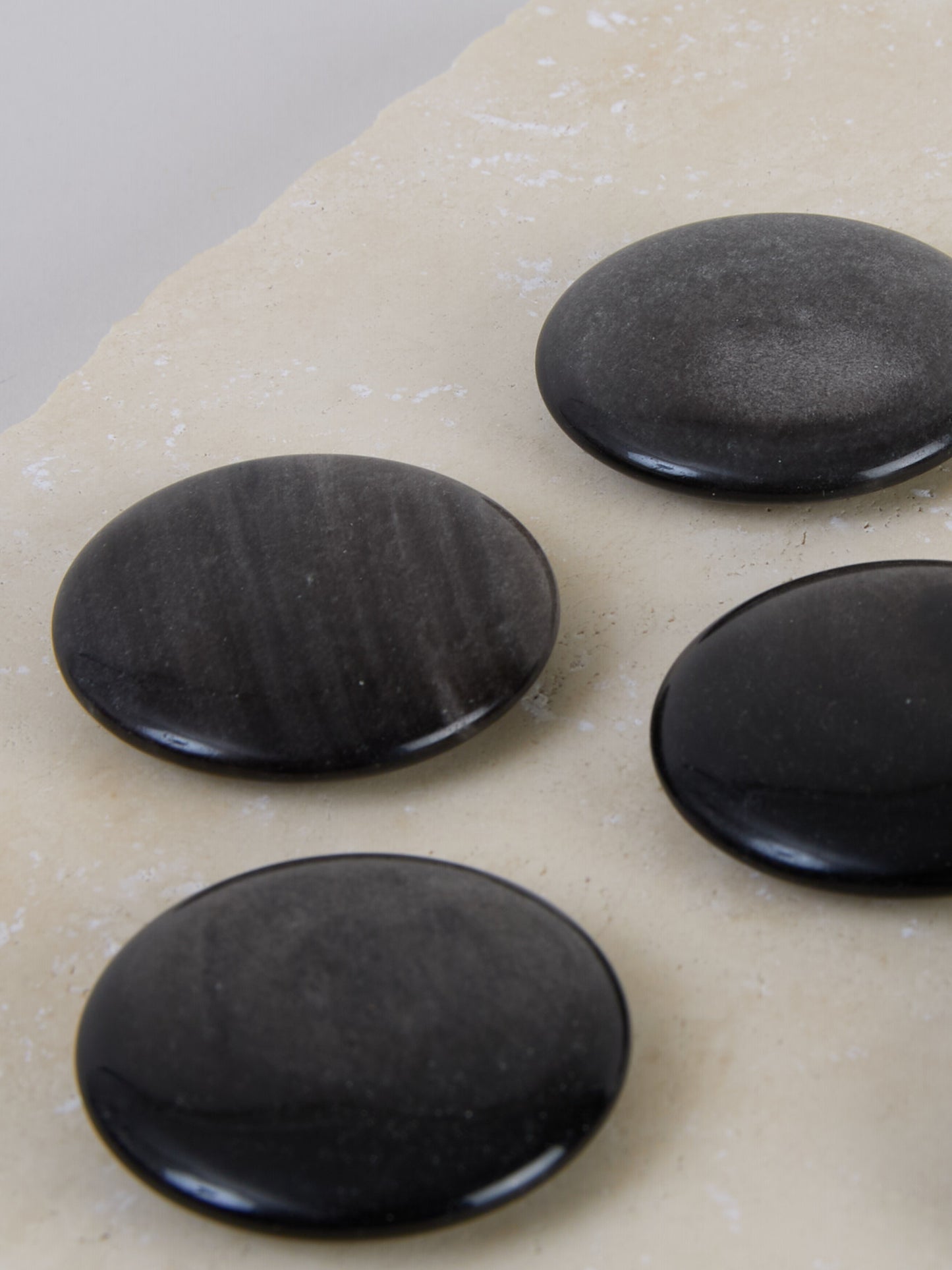 Silber Obsidian flach