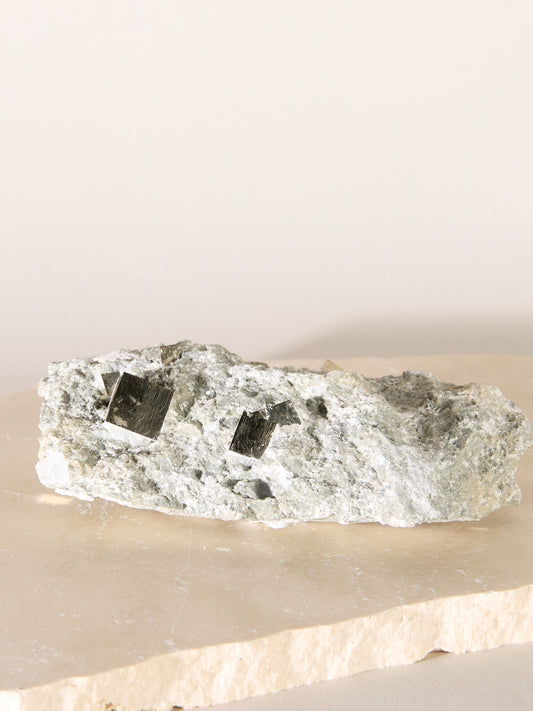 Pyrit Stufe in Gestein