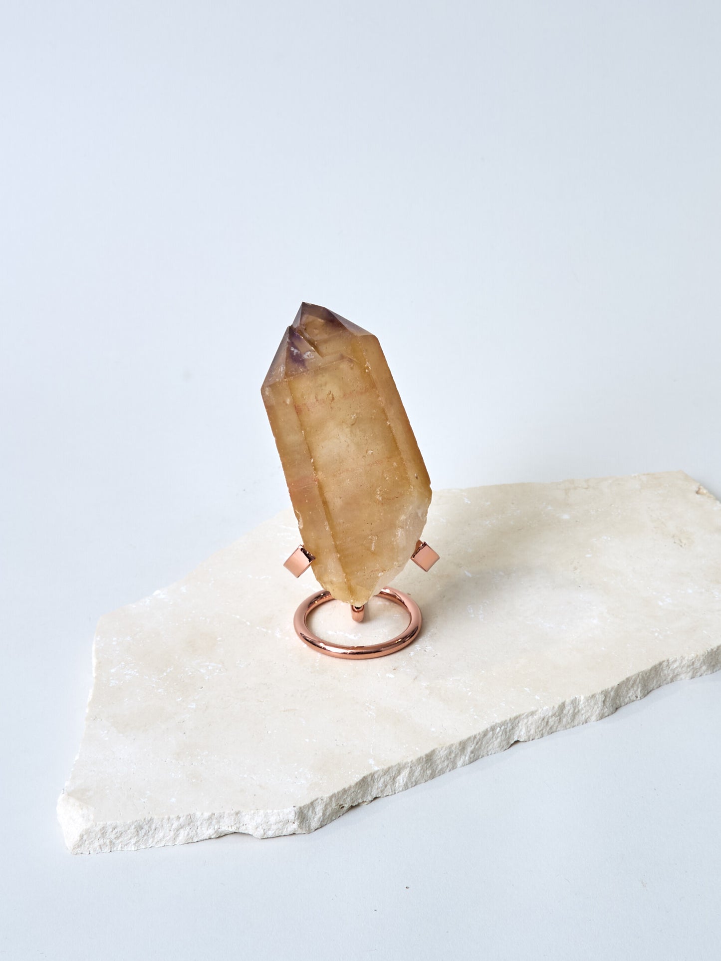 Lemurian Dreamcoat Bergkristall mit Ständer