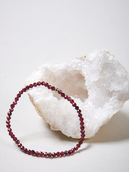 Granat Armband zart