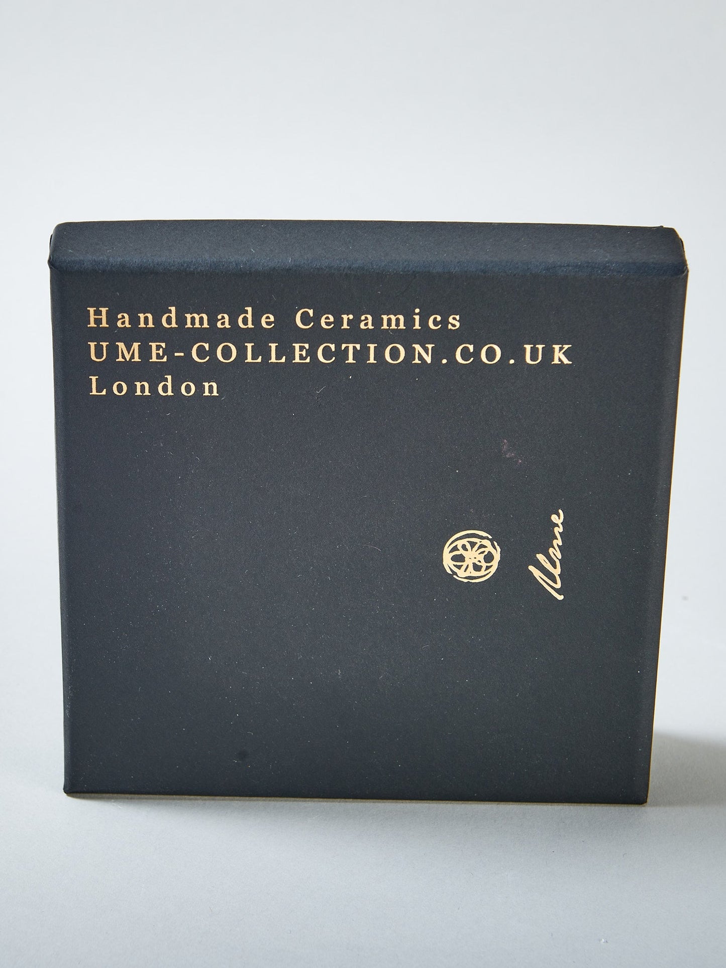 Black Volcanic Räucherstäbchenhalter